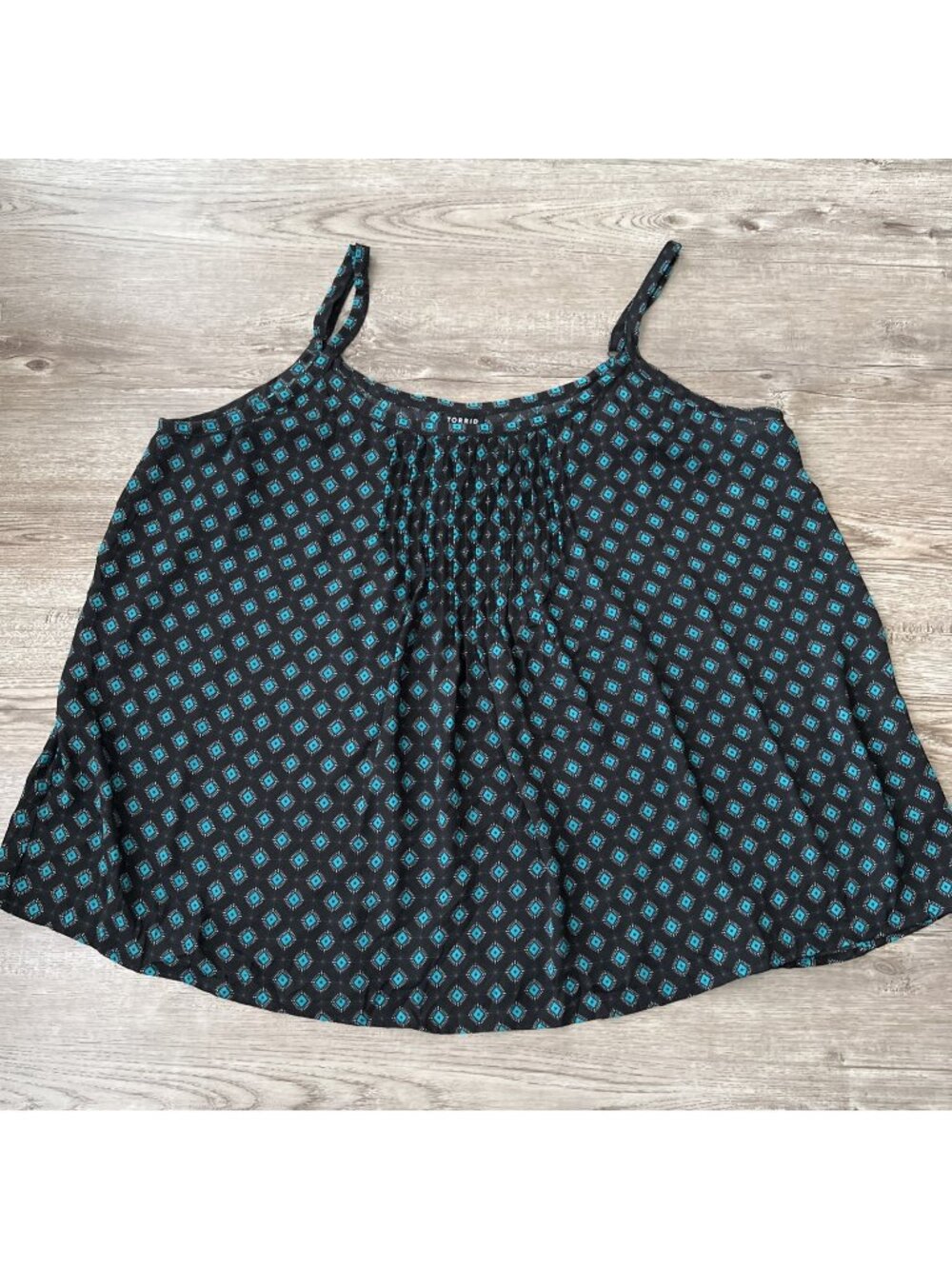 Torrid Cami Top Womens 14/16 Black Blue Tile Print Pintuck Georgette
